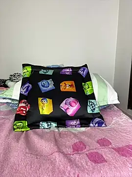 sandylau stripchat live cam model