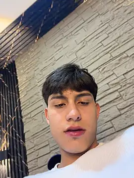 Lander_Cruz stripchat live cam model