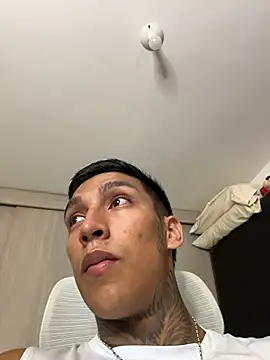 sendfer stripchat live cam model