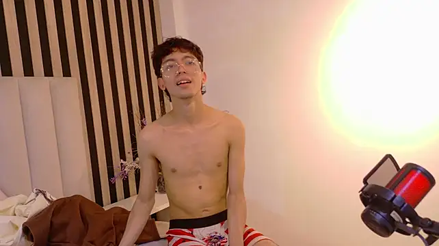 Twink_Sebas7 stripchat live cam model