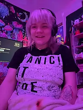 Cutiepiespanks stripchat live cam model