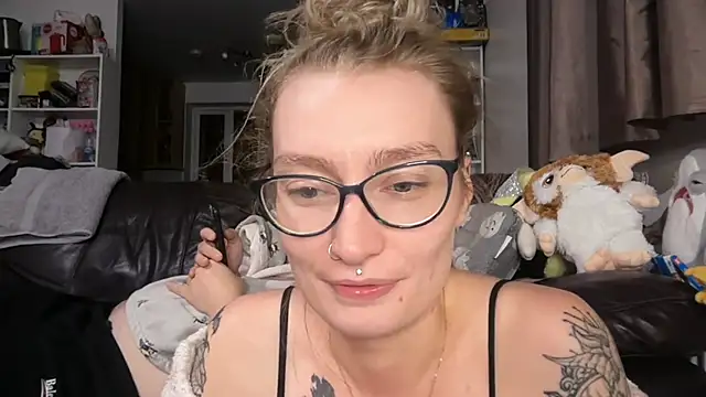 harleyblair stripchat live cam model