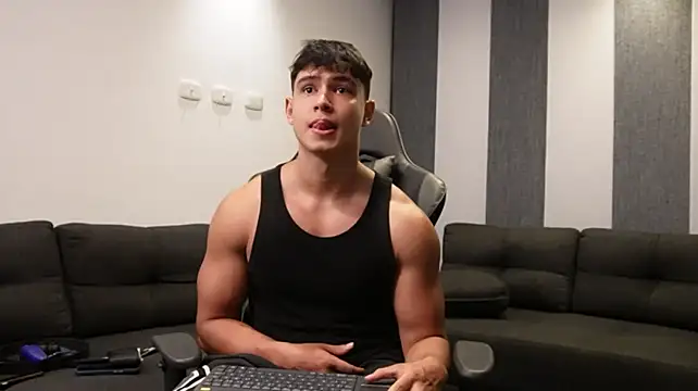 Bray_Kevin stripchat live cam model