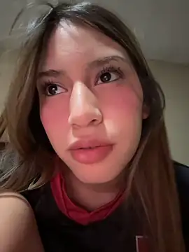 romyamo stripchat live cam model