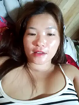 Hiawet123 stripchat live cam model