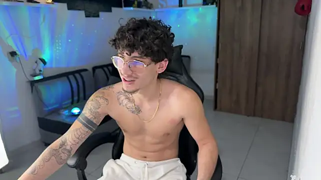 Kisan_Smith stripchat live cam model