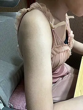 Mina048 stripchat live cam model