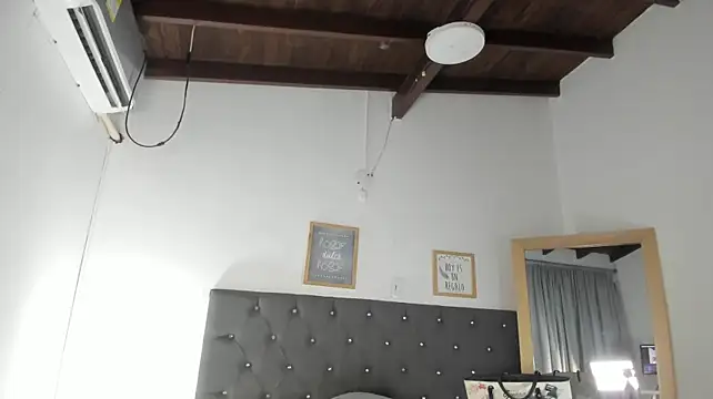 Emma_Sandoval1 stripchat live cam model