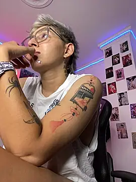 Mikeking14 stripchat live cam model