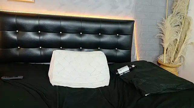 IsabellaTayllor stripchat live cam model