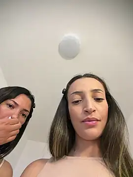 BelleLouiseVp stripchat live cam model