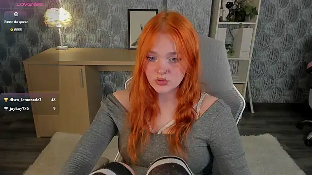 Emilly_Hiil stripchat live cam model