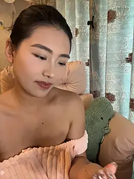 zhenzhen-888 stripchat live cam model