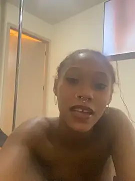 Tamiii420 stripchat live cam model