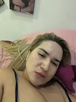 violet-grey stripchat live cam model