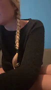 MoniqueLaFee stripchat live cam model