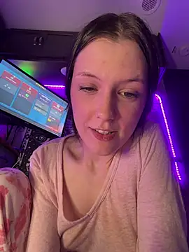 Lilactease stripchat live cam model