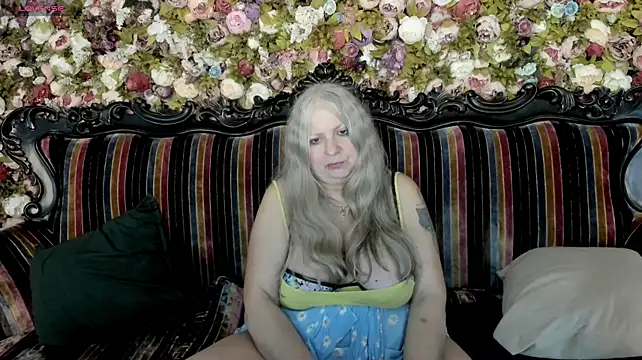 mariabelladonna stripchat live cam model