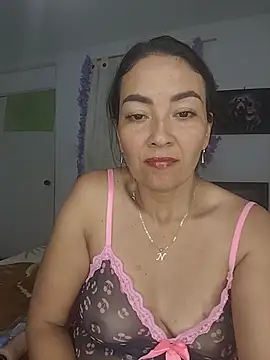 LuluDream stripchat live cam model