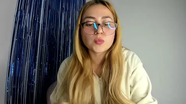 hyunjoo stripchat live cam model