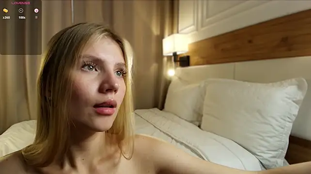 blondolls stripchat live cam model