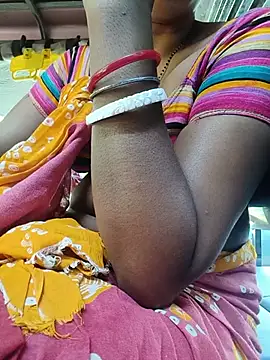 Hornybhabhi21 stripchat live cam model