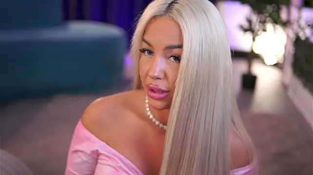 LisaLorenz stripchat live cam model