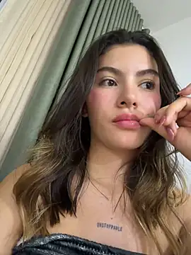 Your_Honeey stripchat live cam model