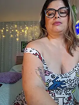 Juliietha_servas stripchat live cam model
