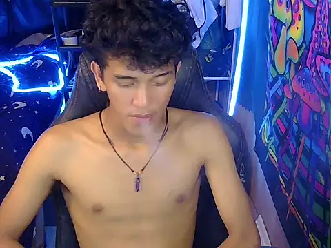 hugekenbigcock stripchat live cam model