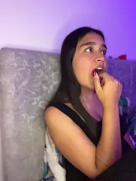 I_Samanthaa stripchat live cam model