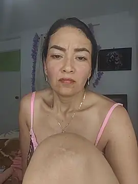 LuluDream stripchat live cam model
