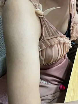 Mina048 stripchat live cam model