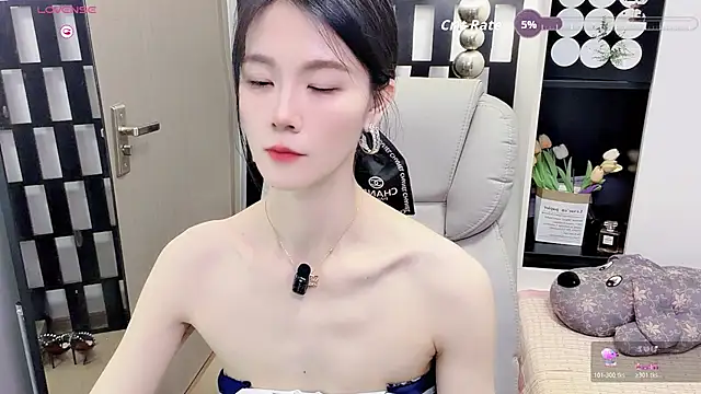 Yueyue-MM stripchat live cam model