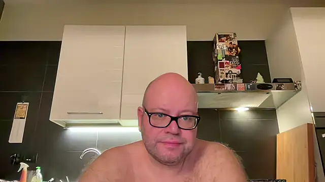 theitalianbear stripchat live cam model