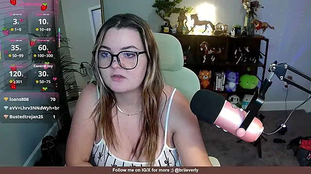 Briieverly stripchat live cam model