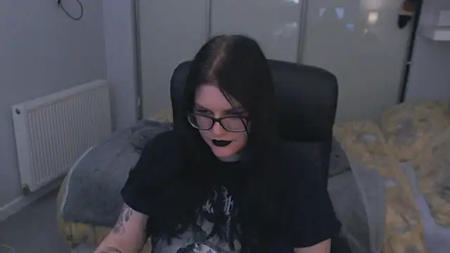 GothSuccubusBabe stripchat live cam model