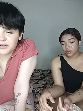 Valkiria_and_Sam stripchat live cam model