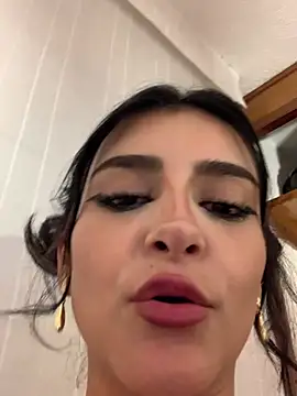 ivy-777 stripchat live cam model