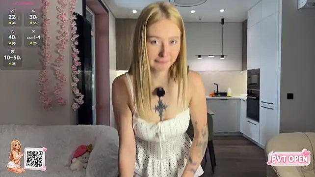 BlondieBoom stripchat live cam model