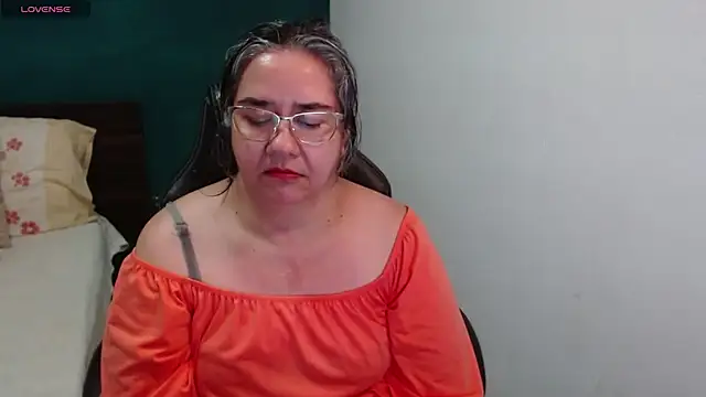 scaelettdubois stripchat live cam model