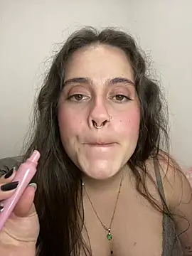 PutaYasmim stripchat live cam model