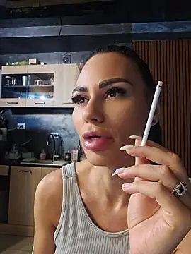 KatiaDivine stripchat live cam model