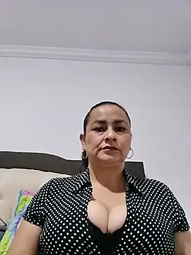 ScarletGlow1 stripchat live cam model