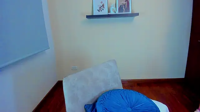 Velourmuse stripchat live cam model