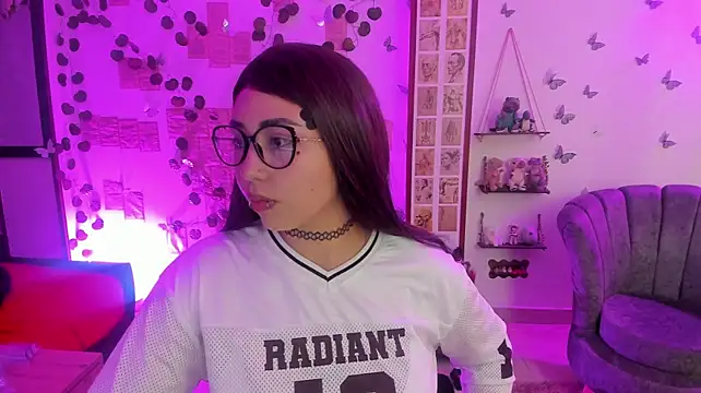 Fiore_Sanz_ stripchat live cam model