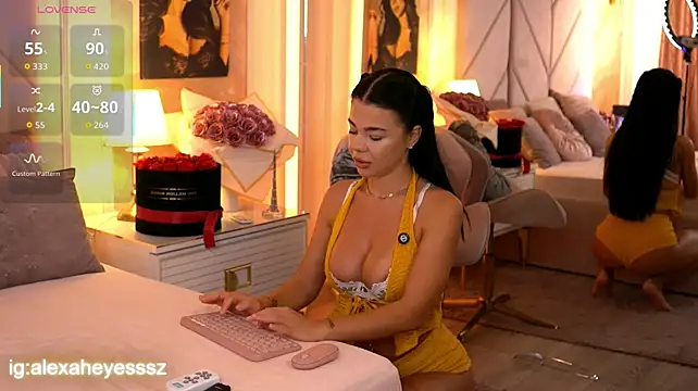 Alexaheyess stripchat live cam model