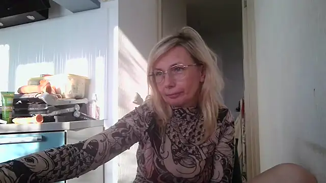 Sweetmurrr stripchat live cam model