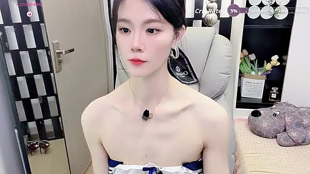 Yueyue-MM stripchat live cam model