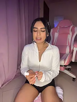 Emily-14 stripchat live cam model